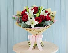 Букет цветов из:  Лилии и Розы в Стерлибашево