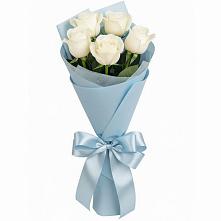 Букет 5 Белых роз Проуд в Стерлибашево