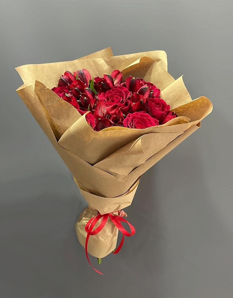 Букет цветов из: Альстромерии и Розы в Стерлибашево