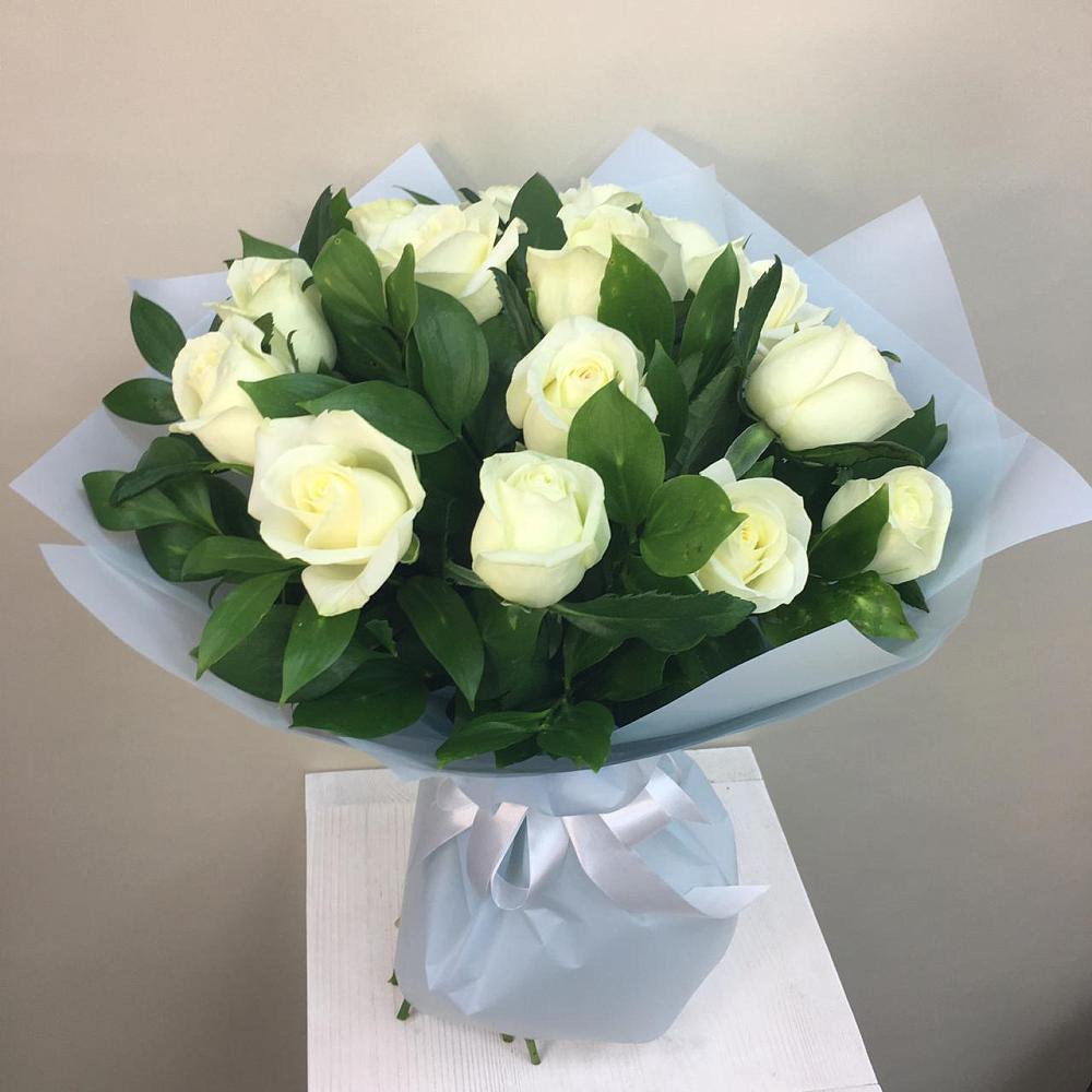 Букет 15 Белых роз Проуд в Стерлибашево