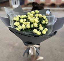 Букет Белые кустовые розы Солинеро в Стерлибашево