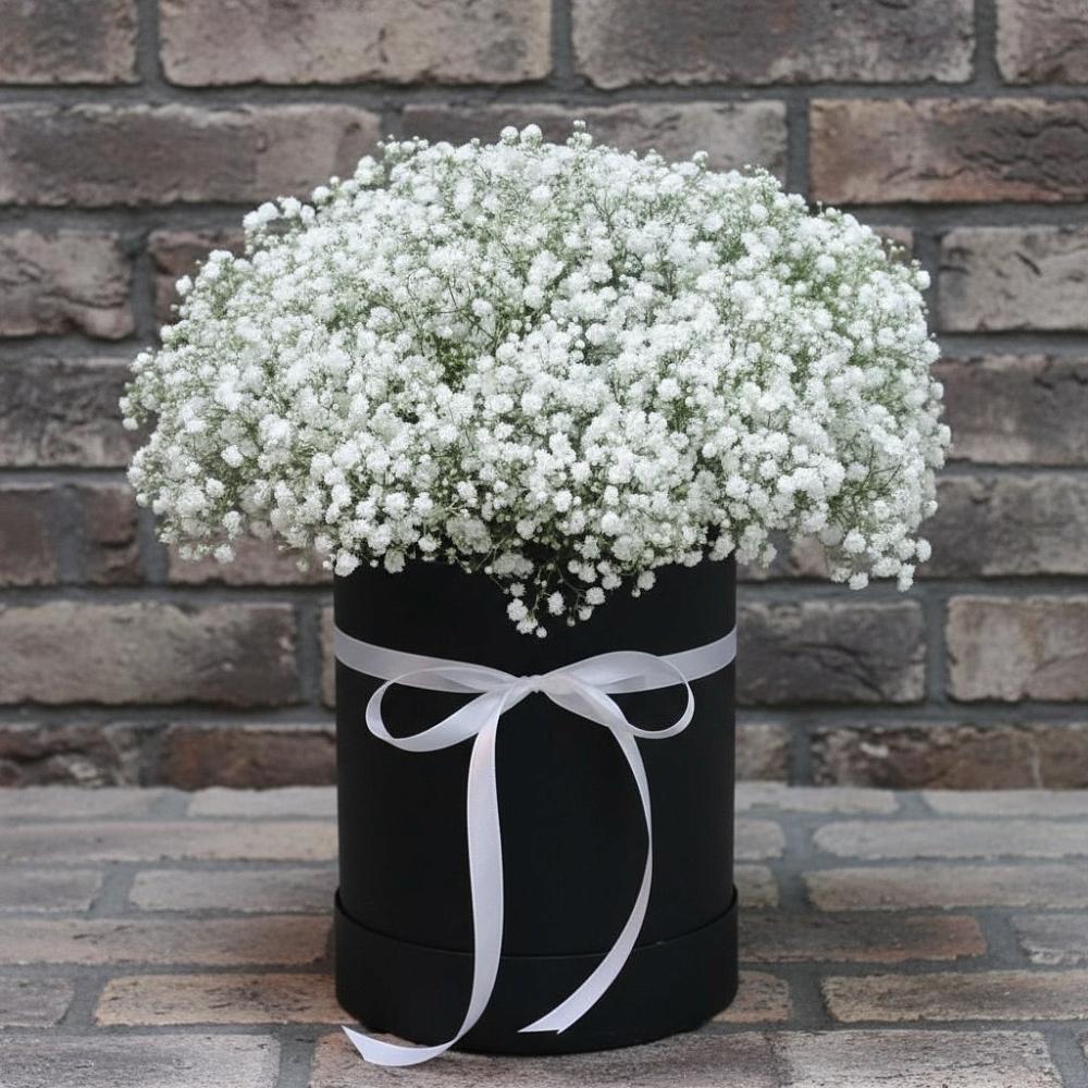 Цветочная композиция из Гипсофила в шляпной коробке в Стерлибашево