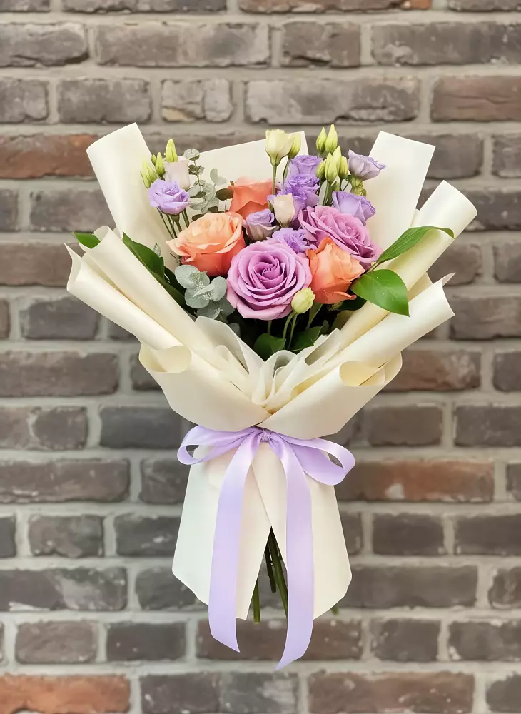 Букет цветов из: Лизиантусы и Розы в Стерлибашево