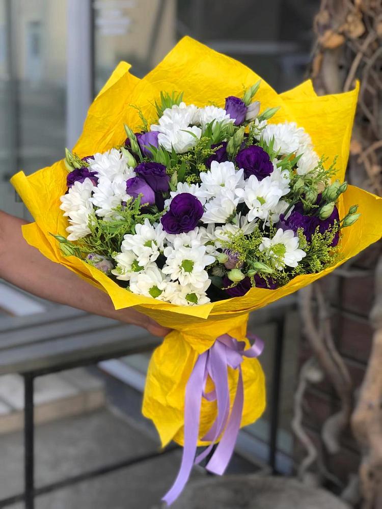 Букет цветов из: Ирисы, Хризантемы и Ромашки в Стерлибашево