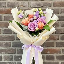 Букет цветов из:  Лизиантусы и Розы в Стерлибашево