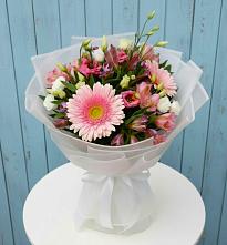 Букет цветов из:  Герберы, Альстромерии и Лизиантусы в Стерлибашево