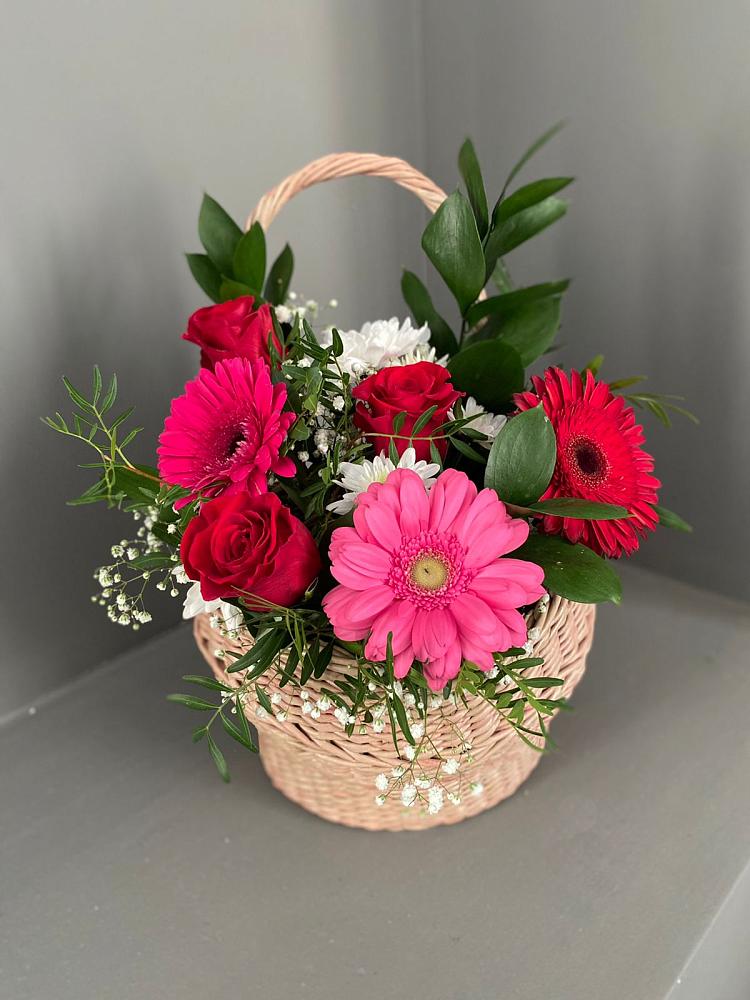 Цветочная композиция из Розы, Хризантемы и Герберы в корзине в Стерлибашево